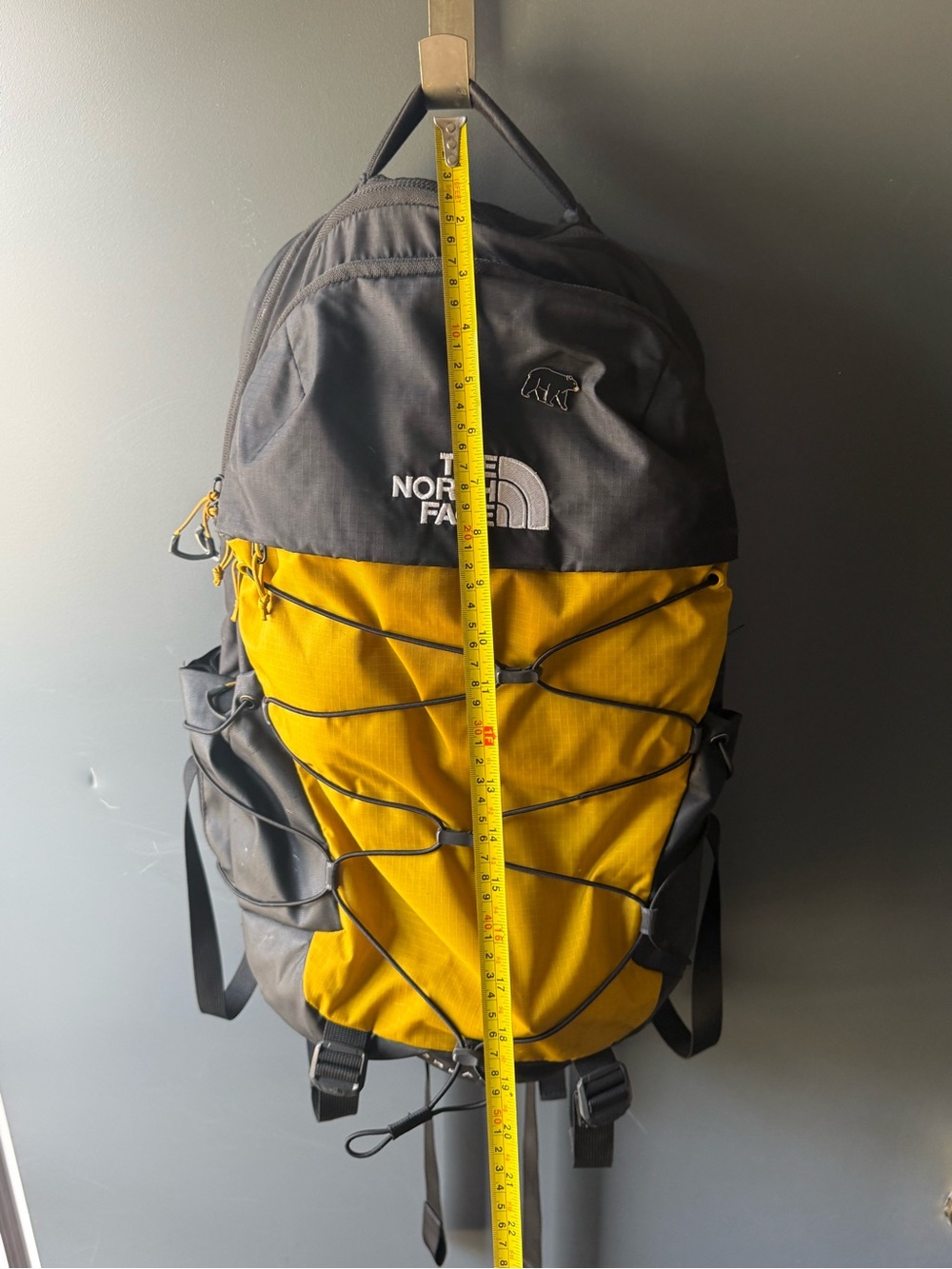 The North Face Two-Tone Yellow and Black Daypack Backpack 31L - Picture 10 of 10